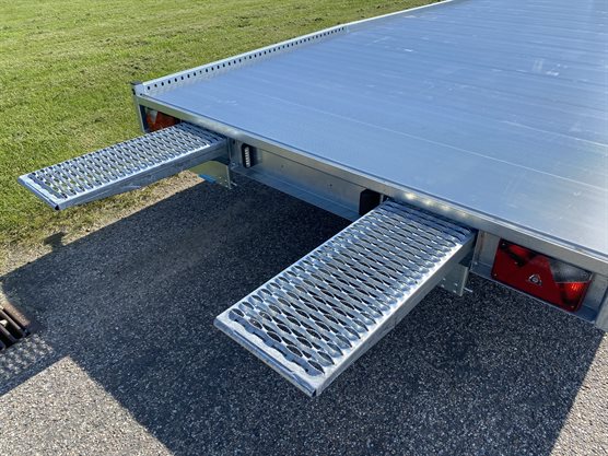 Carax 3 3500-540 maskintrailer med indbyggede ramper